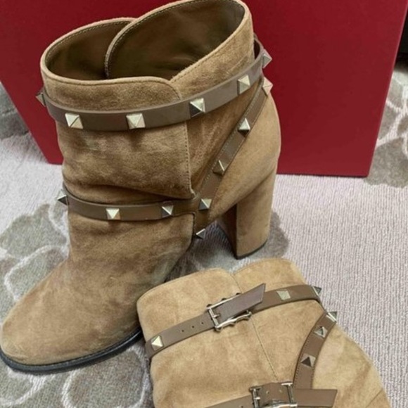 Valentino Rockstud Bootie - Picture 2 of 7